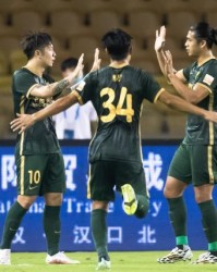 【中超】阿德本罗挑射王刚破门 国安3比1逆转长江